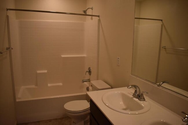 Building Photo - 4238 Freemark Ave