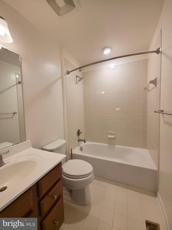 Building Photo - 5323 Smith's Cv Ln