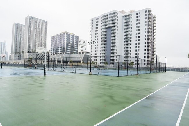 Building Photo - 800 N Miami Ave