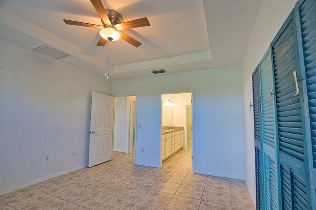 Building Photo - Annual Unfurnished 2 Bedroom 2 Bathroom Ho...