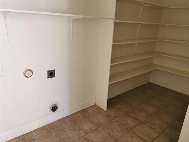 Building Photo - 12909 Perconte Dr