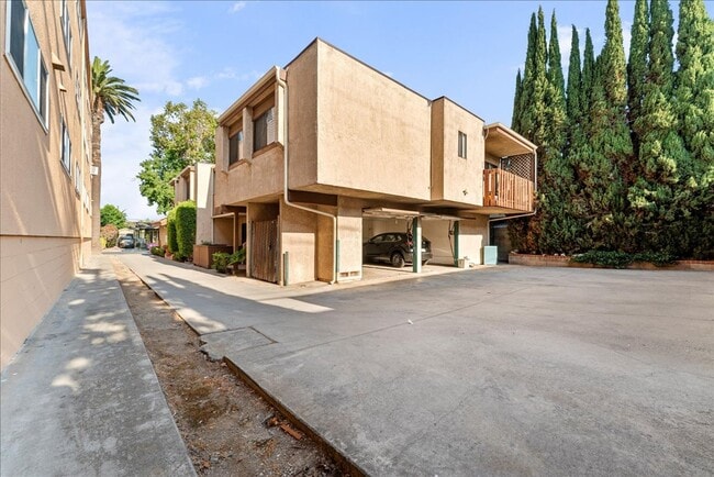 Building Photo - 392 Coronado Ave