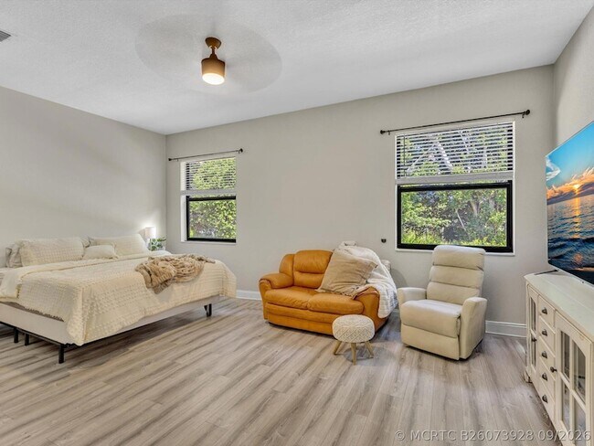 Building Photo - 7834 Oak Grove Cir