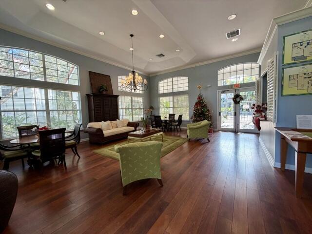 Building Photo - 5016 Lantana Rd