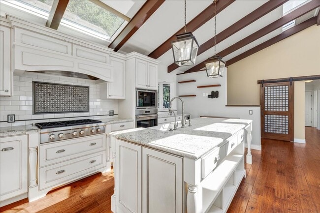 Building Photo - Stunning Highlands Home Located in Carmel, CA!