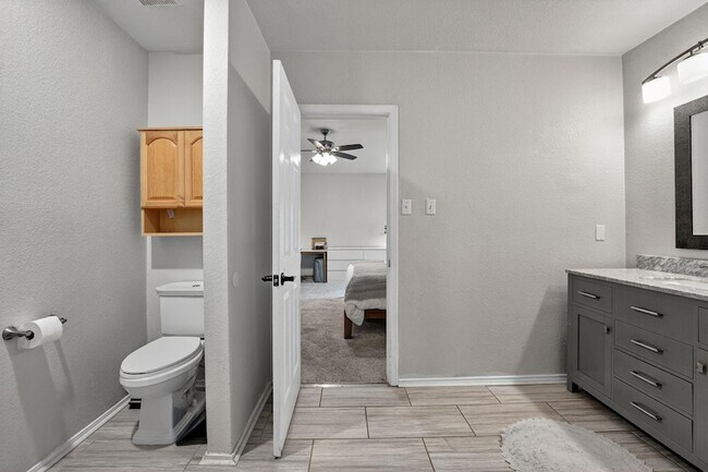 Building Photo - 14906 Foy Dr