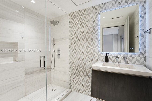 Building Photo - 5875 Collins Ave
