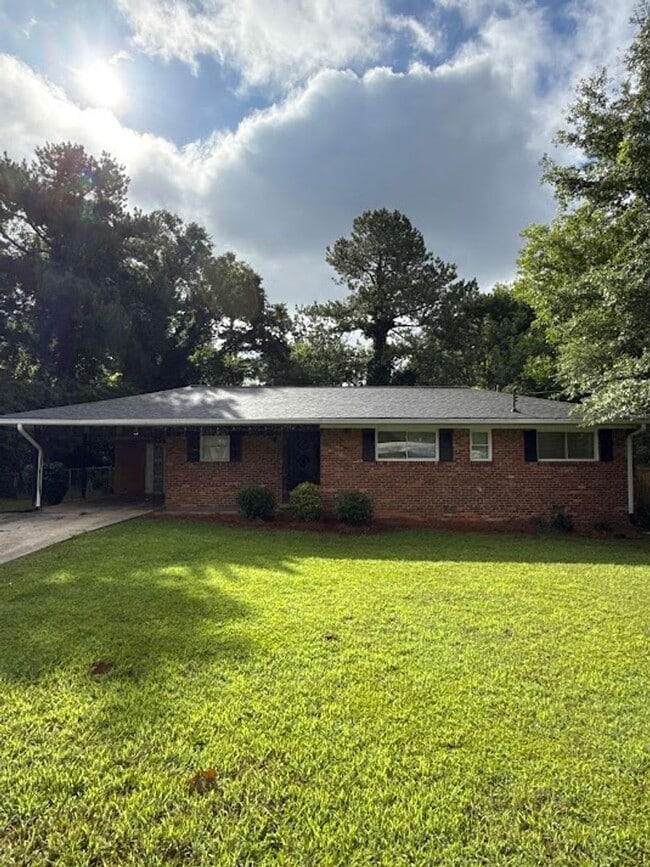 Primary Photo - Charming 3-Bedroom Home in Decatur – Minut...