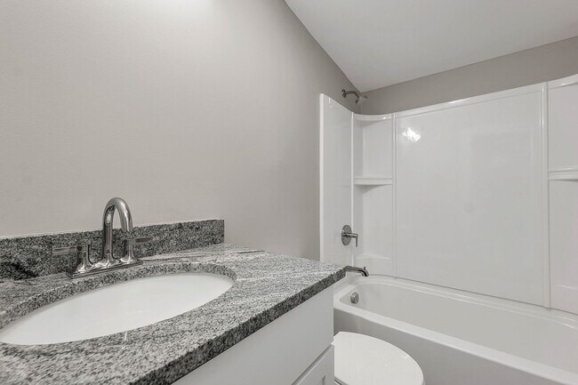 Building Photo - 175 Pleasant St