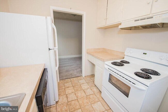 Building Photo - 1226 Pemberton Dr