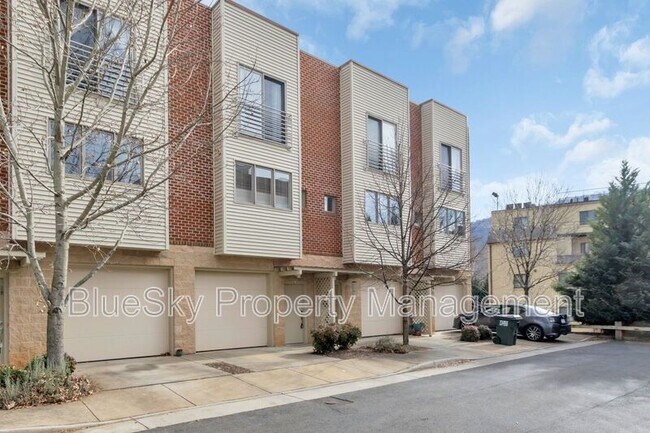Primary Photo - 1013 Linden Ave