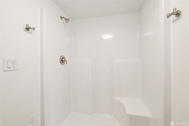 Building Photo - 9104 Highland Ave SW