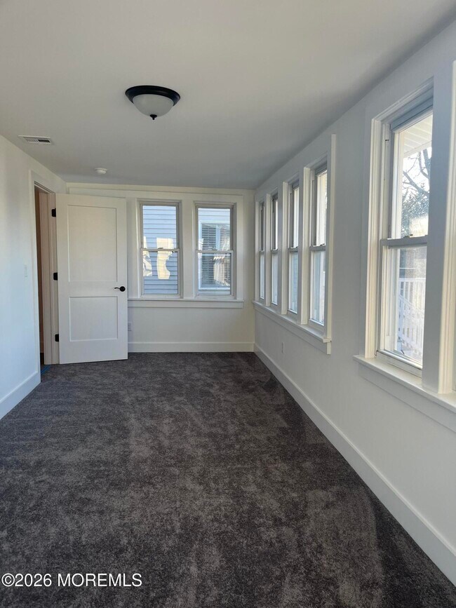 Building Photo - 17 Ward Ln