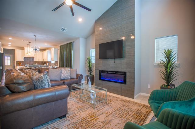 Building Photo - 836 E Maddox Ave