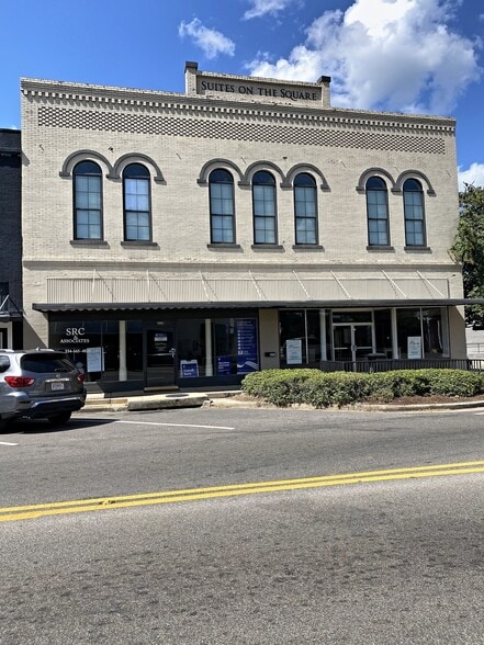 Building Photo - 605-607 E Commerce St