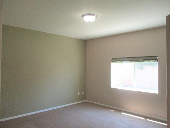 Building Photo - Stunning 3 Bedroom/ 2 Bath North Escondido Home!