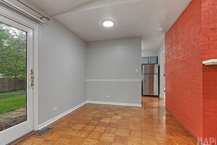 Building Photo - 1540 N Pepper Tree Dr