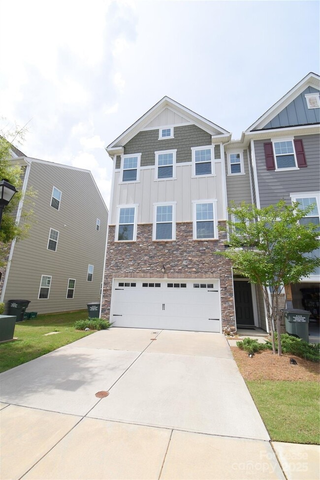 Primary Photo - 12120 Ardrey Park Dr