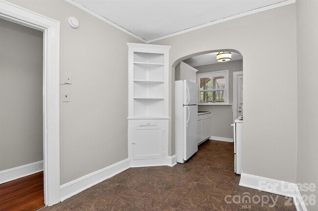 Building Photo - 1412 Park Dr