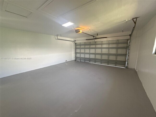 Building Photo - 3081 NW 103rd Ln