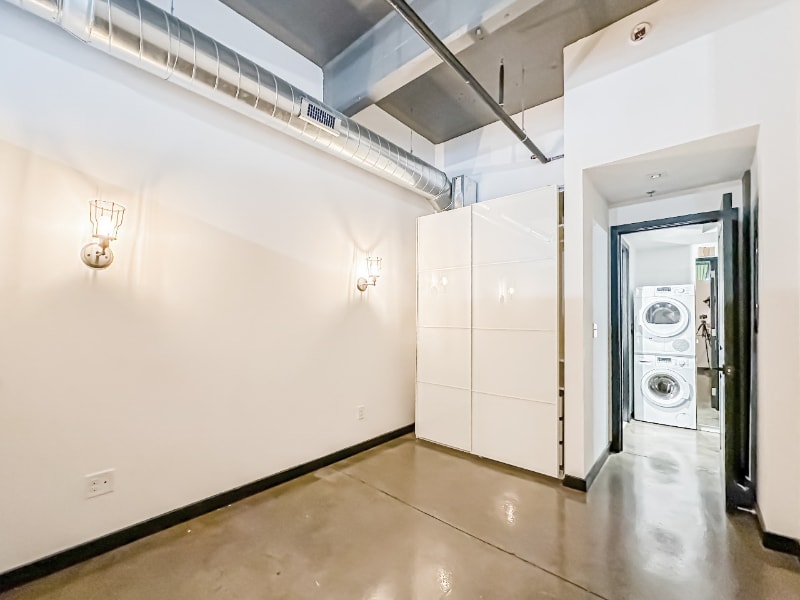 Building Photo - 1701 Tulip St