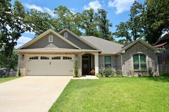 Building Photo - Coming Soon! Stunning 3 Bed 2 Bath Home on...