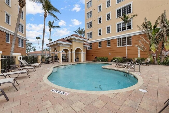 Building Photo - 147 Tampa Ave E