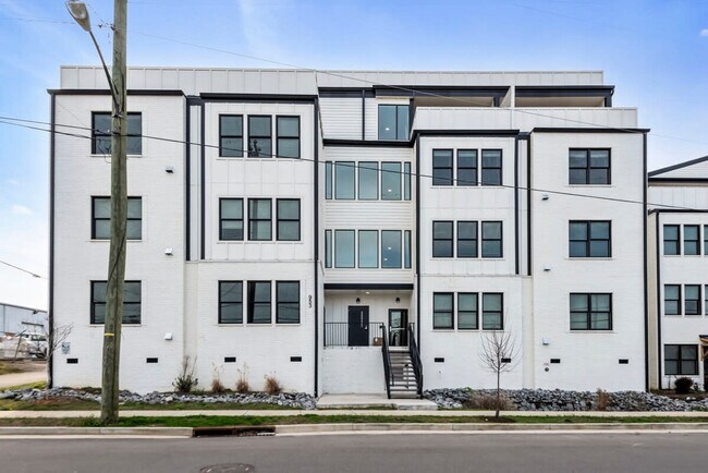 Building Photo - 953 44th Ave N