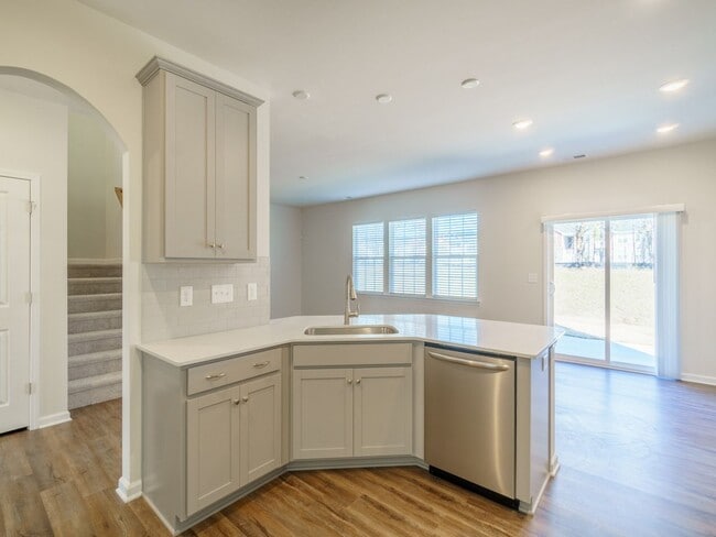 Building Photo - Brand New 5 Bedroom 3 full baths in Steele...