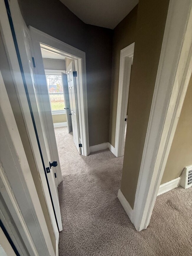 Building Photo - 15512 Mendota St