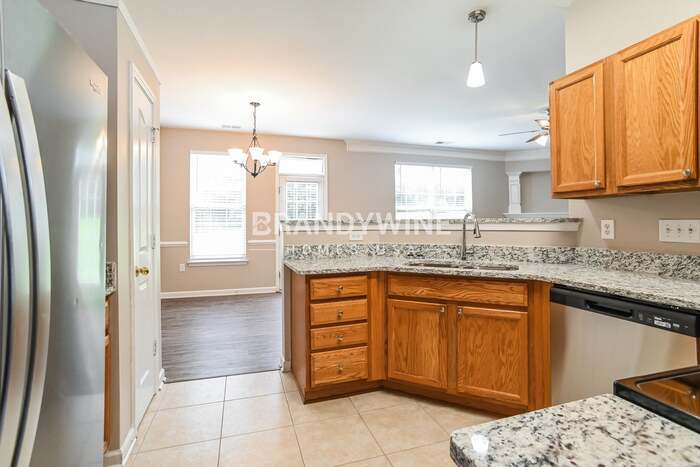 Building Photo - 529 Grantham Ln