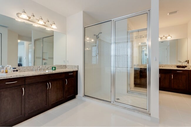 Building Photo - 13755 Luna Dr