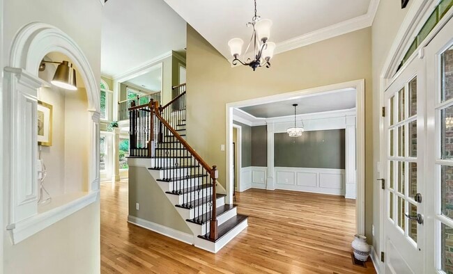 Building Photo - 732 Glass St NW