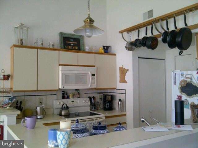 Building Photo - 82 Fountain St