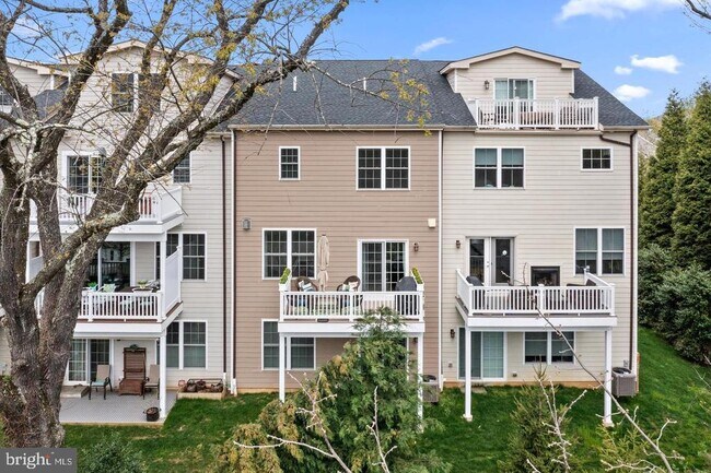 Building Photo - 196 Merrin Ln