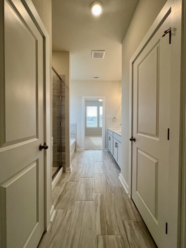 Building Photo - 14426 Daphne Bnd