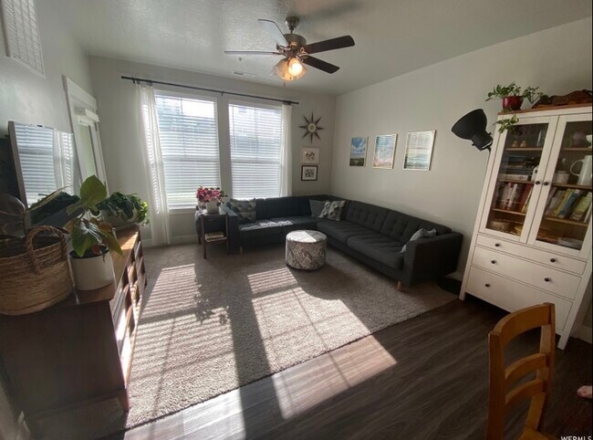 Building Photo - 523 N 310 W