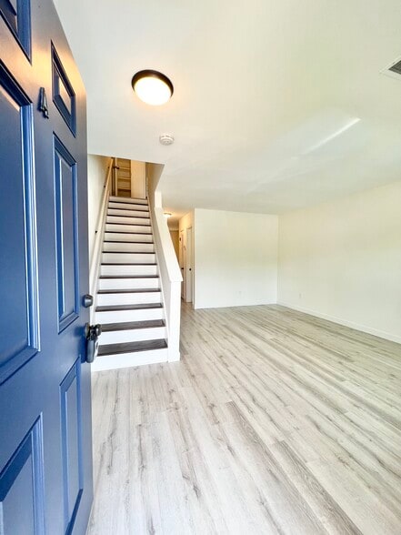 Entry/Living Room - 276 Fleming Rd