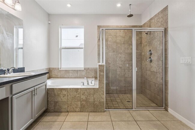 Building Photo - 1111 Lone Palm Wy