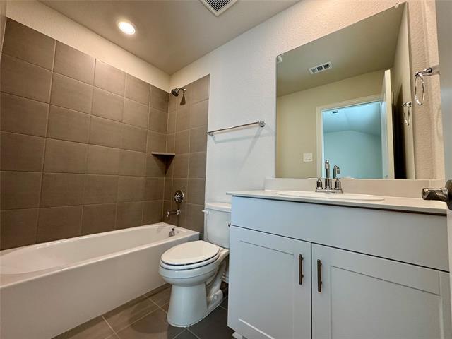 Building Photo - 2106 Dunbar Dr