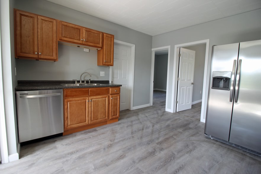 Building Photo - 125 Grove St