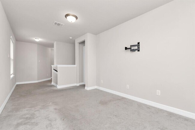 Building Photo - 1517 Portola Dr