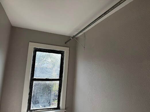 Building Photo - 233 Blevins St