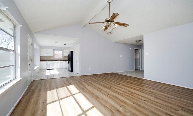 Building Photo - 14239 Montaigne Dr