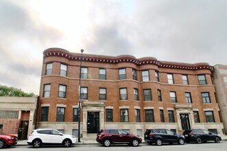 Building Photo - 3720 S Indiana Ave