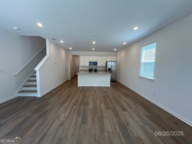 Building Photo - 284 Kenoot Dr