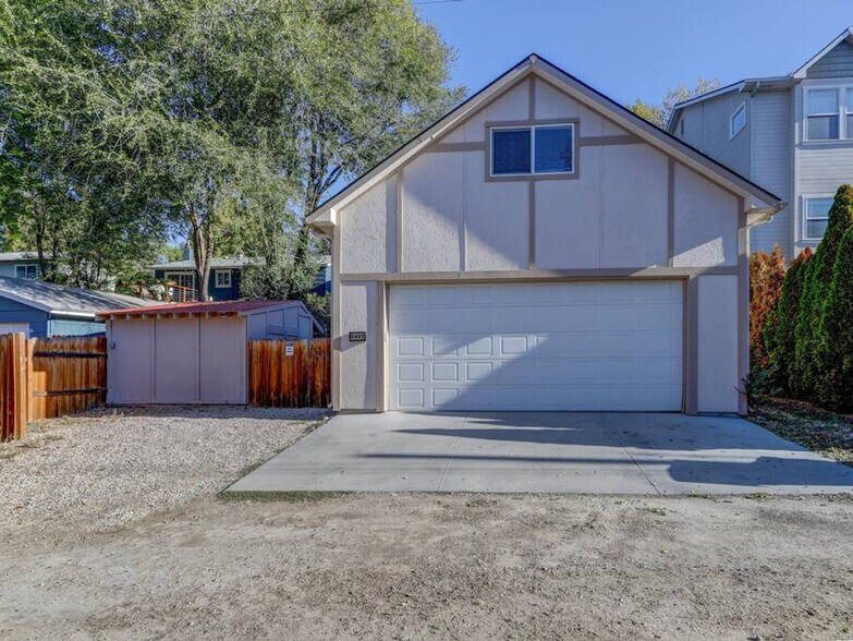 Building Photo - 1427 E Hays St