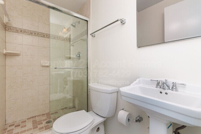 Building Photo - 7690 Middle Valley Dr