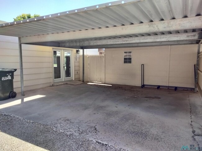 Building Photo - 1408 Colonial Pkwy