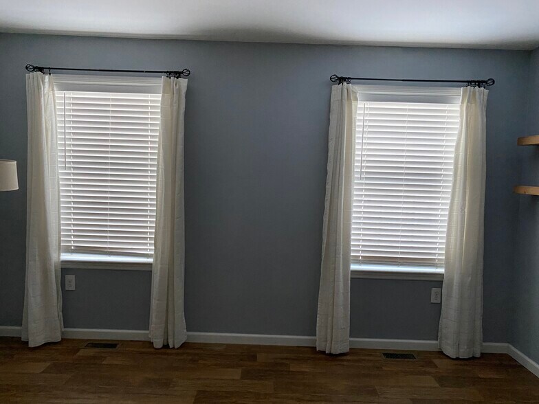 Building Photo - 3109 River Rd